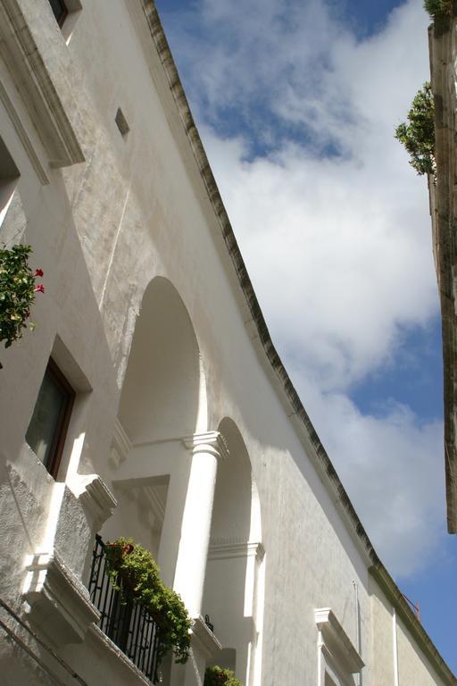 B&b Altrov'è Parabita Esterno foto